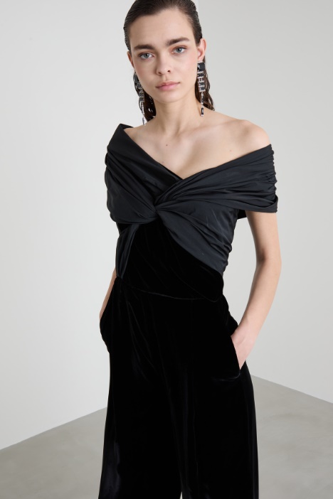 Tuta in microfaille e velluto