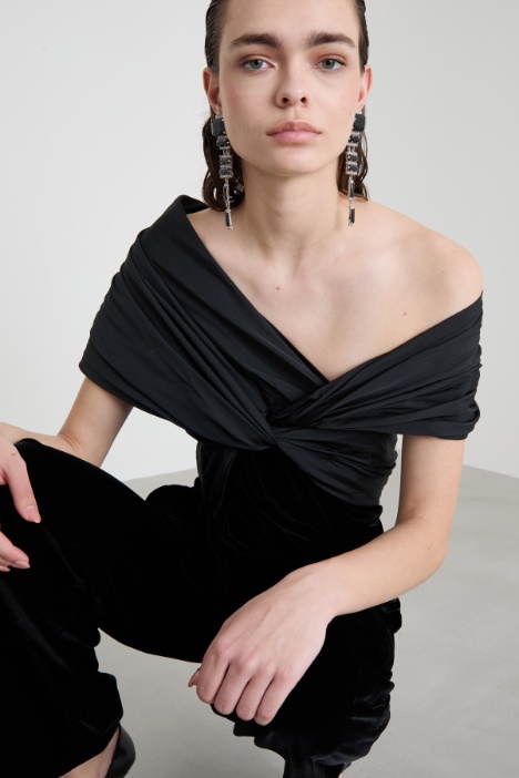 Tuta in microfaille e velluto