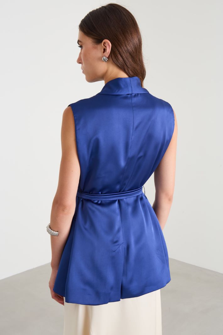 Satin gilet with sash Intrend - 2