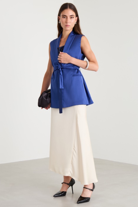 Satin gilet with sash Intrend