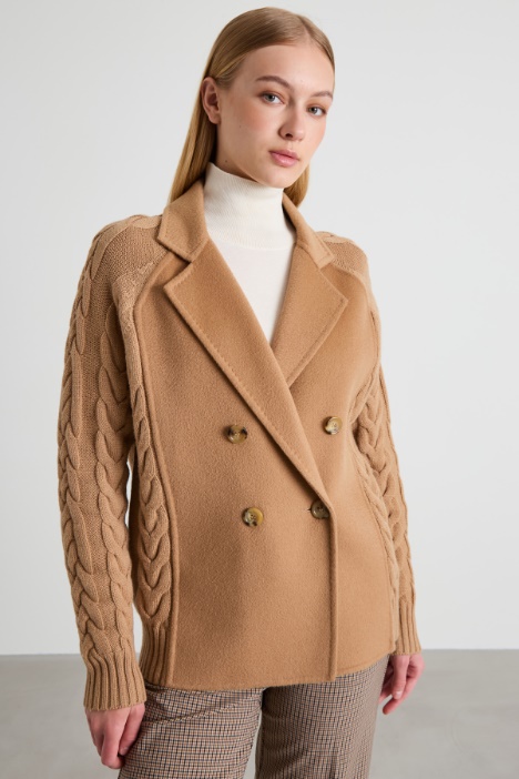 Caban con inserti in maglia