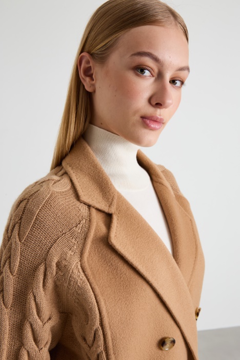 Caban con inserti in maglia