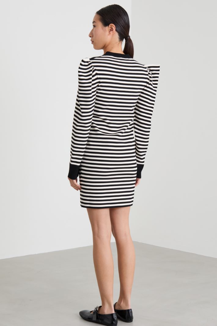 Puff sleeve dress Intrend - 3