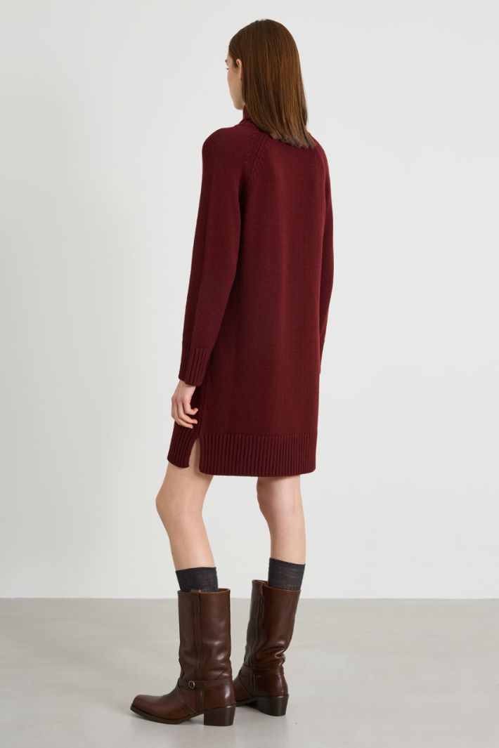 Short knitted dress Intrend - 3