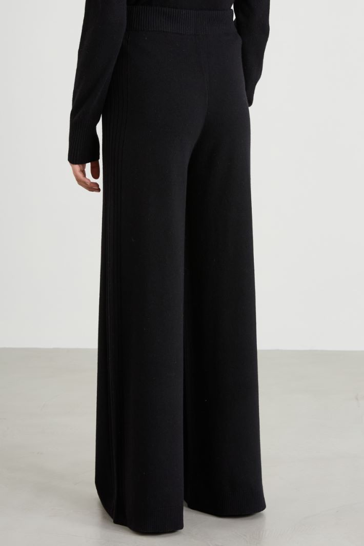 Wide-fit knit trousers Intrend - 3