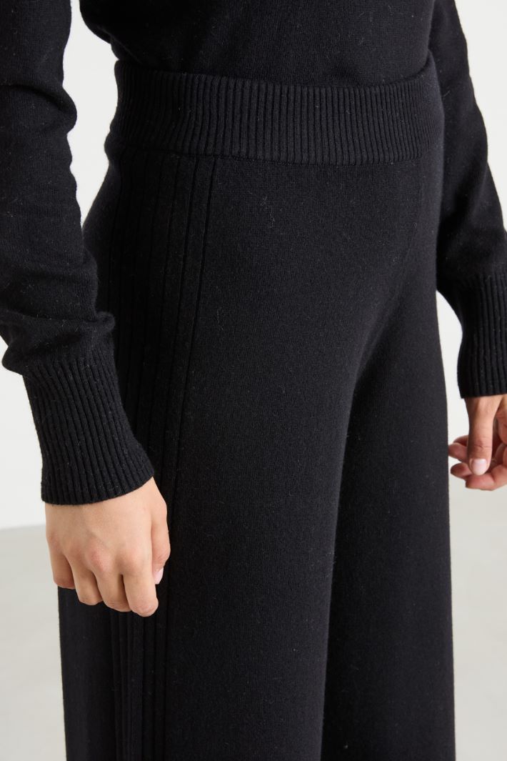 Wide-fit knit trousers Intrend - 4
