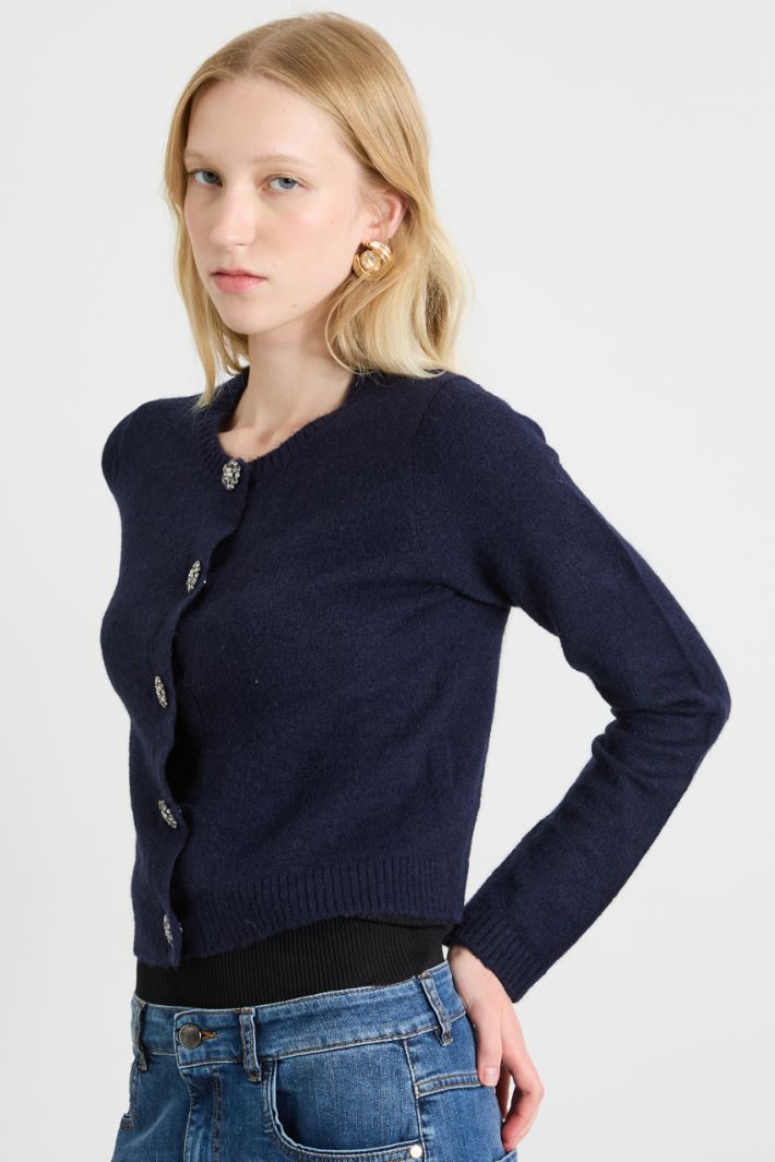 Cardigan con bottoni gioiello Intrend