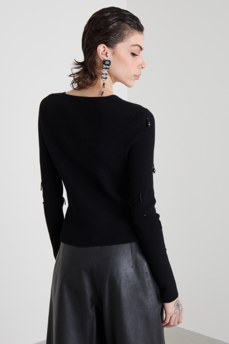 Cardigan aderente con perline