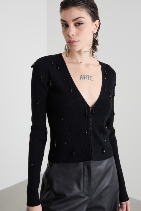 Cardigan aderente con perline