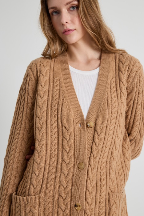 Cardigan lungo a trecce