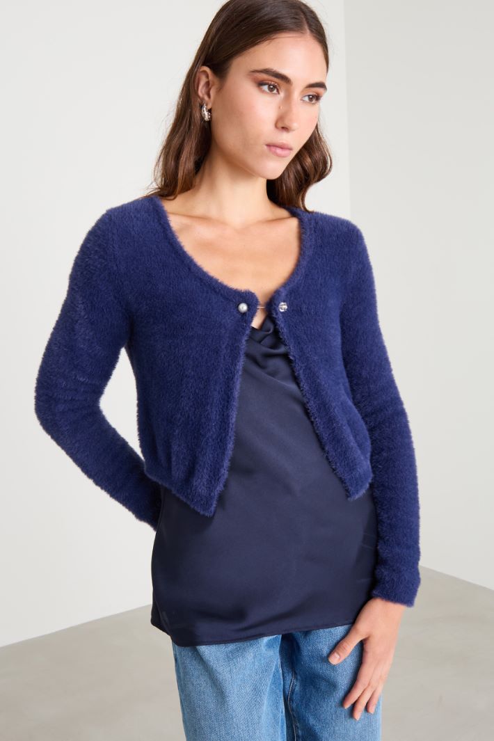 Cardigan con spilla gioiello Intrend