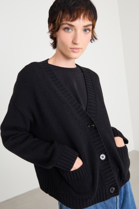 Cardigan in filato di pura lana