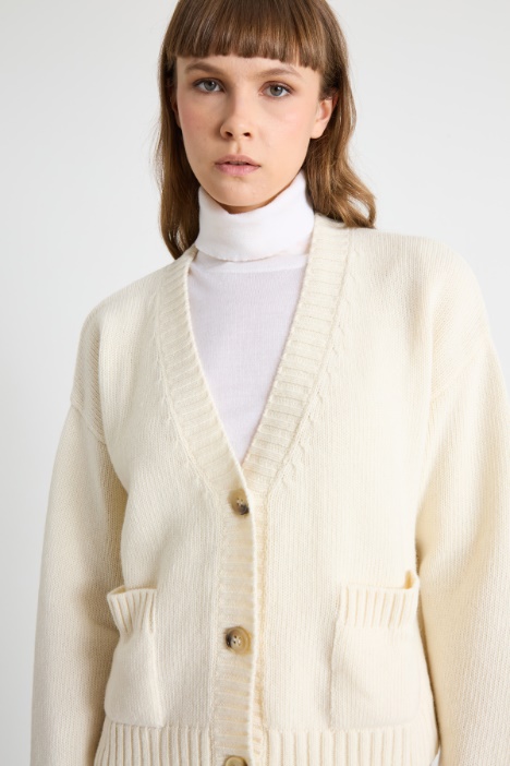 Cardigan con taschini