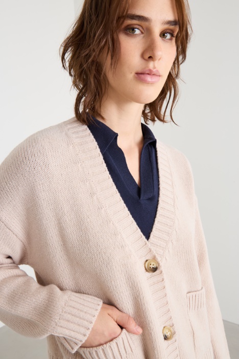 Cardigan con taschini
