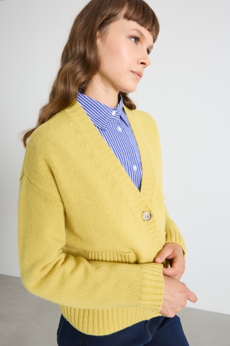 Cardigan con taschini