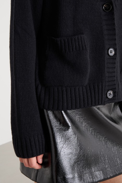 Cardigan con taschini