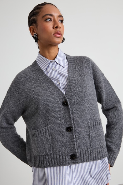 Cardigan con taschini