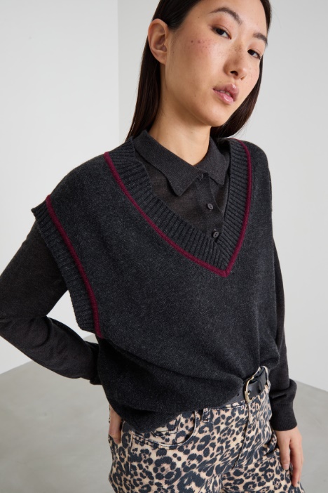 Gilet con intarsio a contrasto