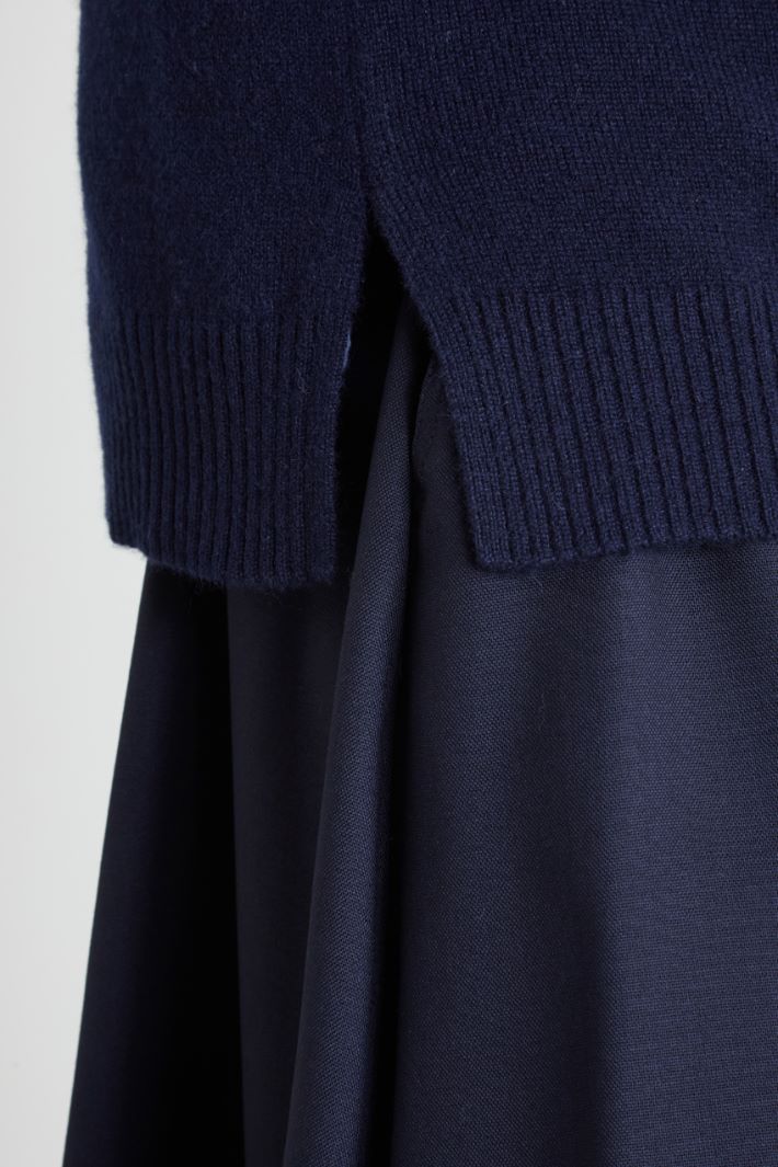Gilet with wide V-neck Intrend - 3