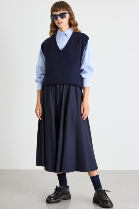 Gilet with wide V-neck Intrend