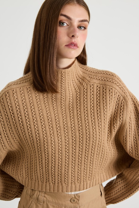 Maglia traforata con bottoni