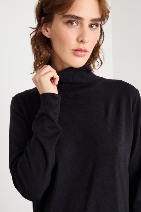 Dolcevita con profili a coste