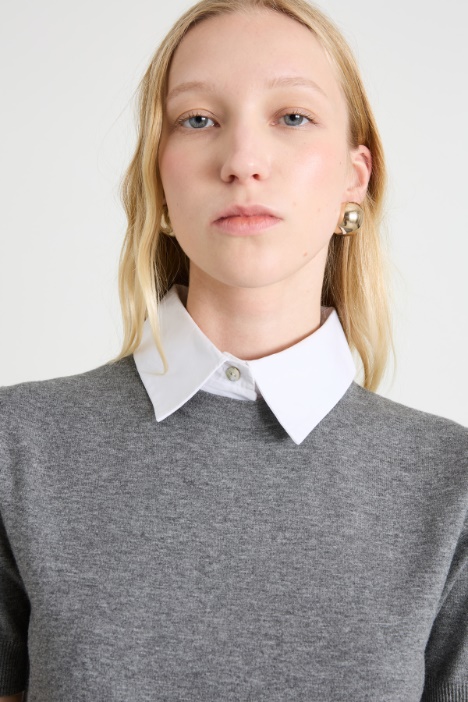 Maglia con collo rimovibile