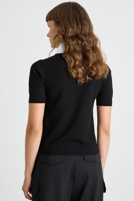 Suéter con cuello desmontable