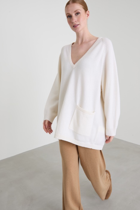 Maglia con scollo profondo a V