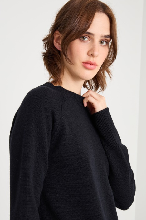 Maglia con maniche raglan