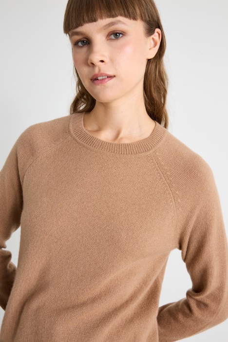 Maglia con maniche raglan