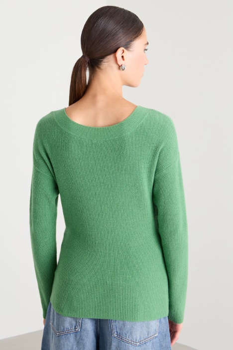 Maglia con incrocio e bottoni