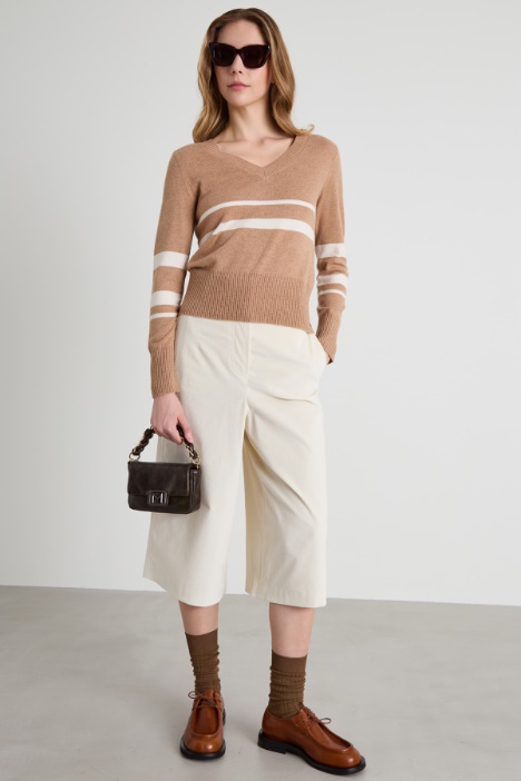 V-neck sweater Intrend