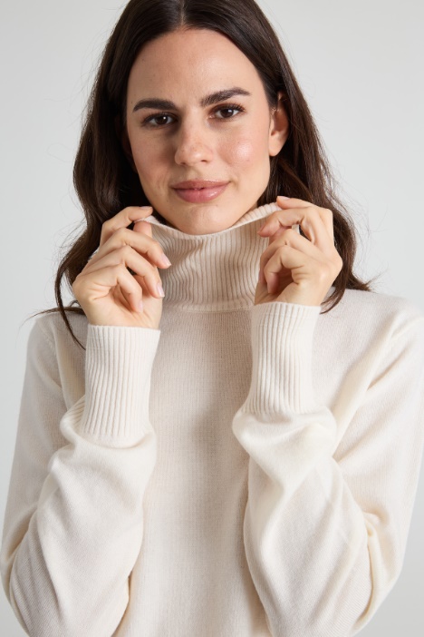 Jersey de cuello alto de lana y viscosa