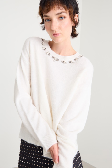 Maglia con cristalli e perle