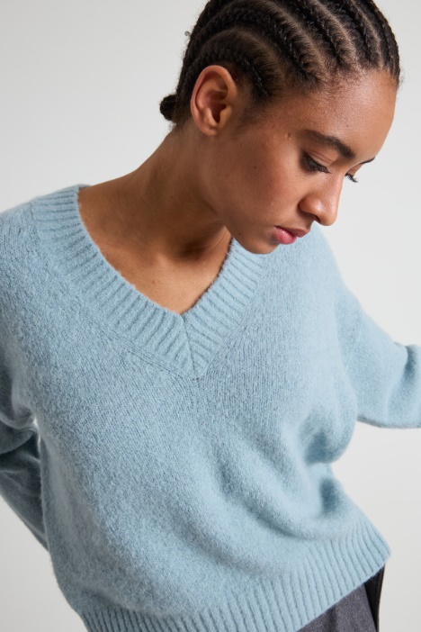 Suéter de cuello en V de alpaca y algodón