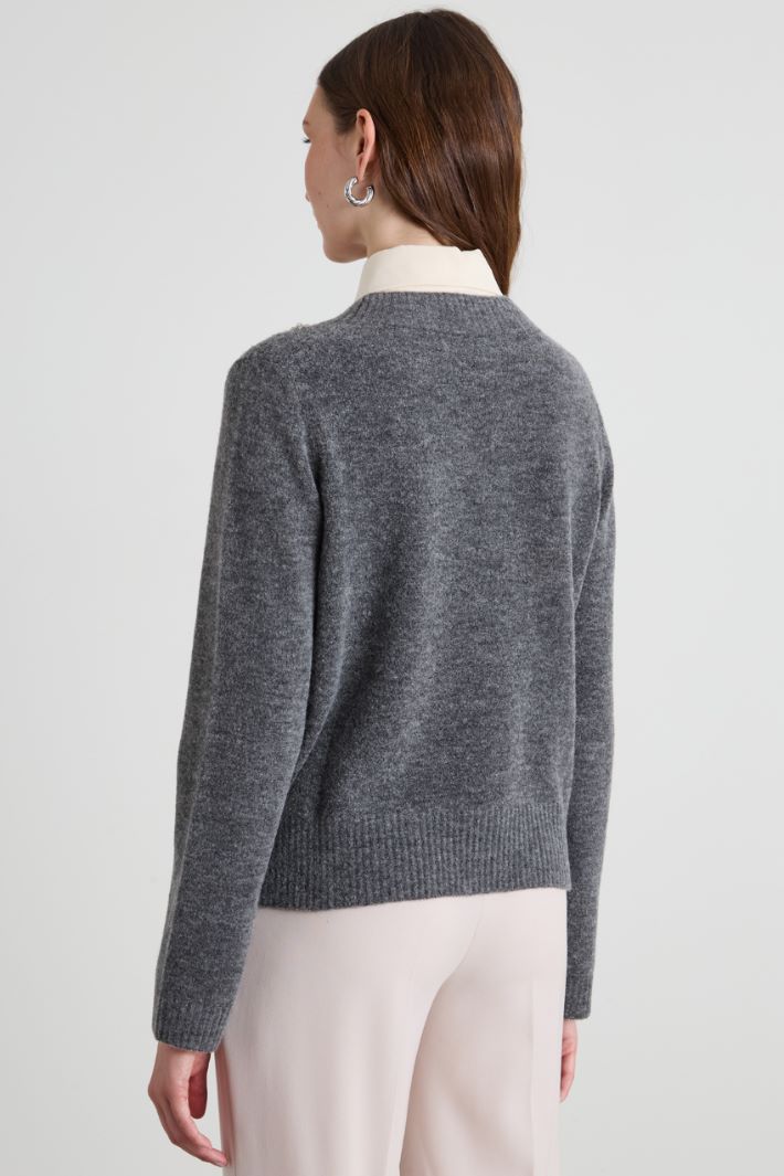 Sweater with rhinestones and pearls Intrend - 2