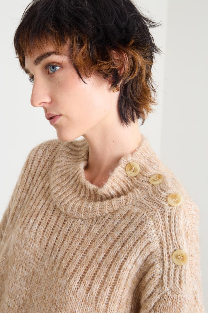 Buttoned sweater Intrend - 4