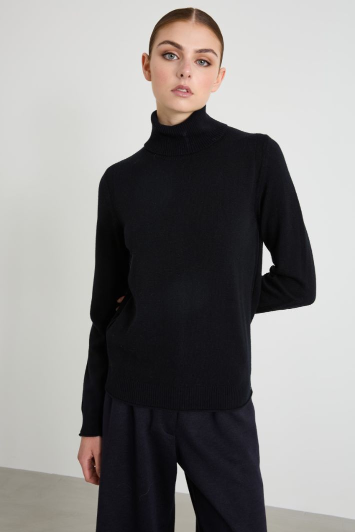 Wool and cashmere turtle-neck sweater Intrend
