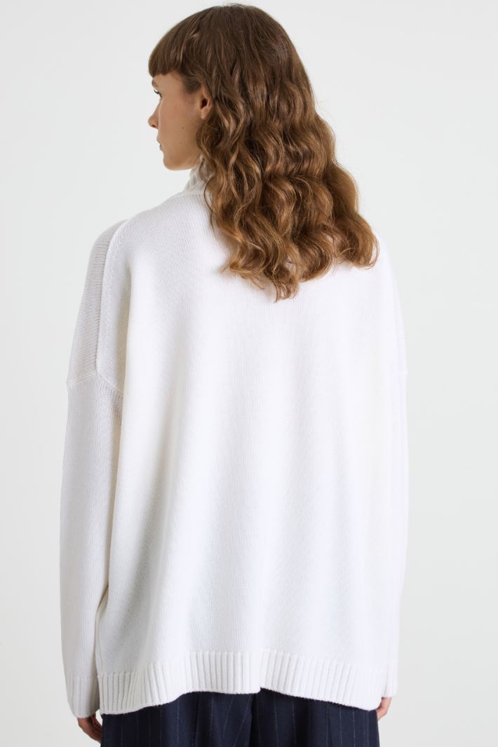 Oversized sweater with crater neck Intrend - 4