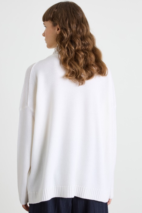 Maglia oversize con collo a cratere