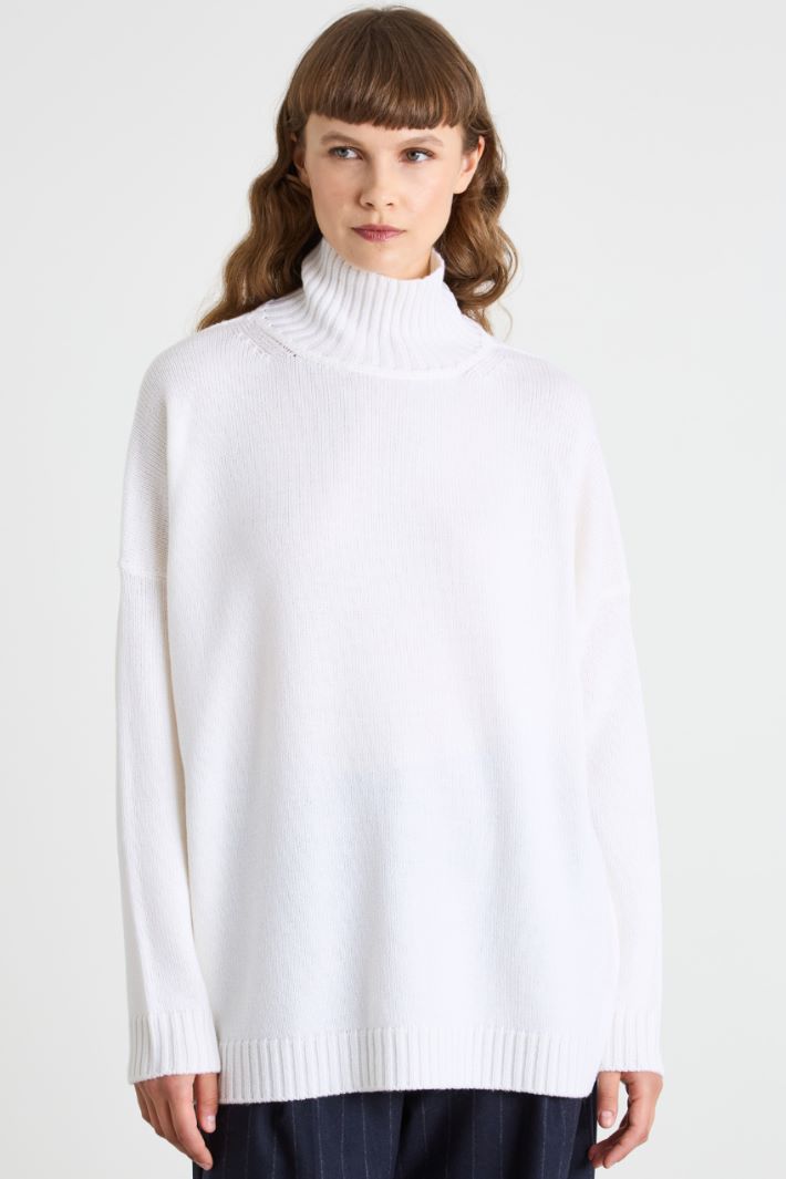 Oversized sweater with crater neck Intrend - 2