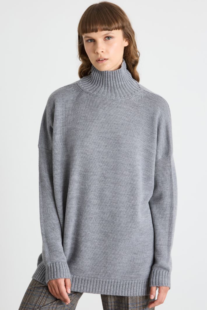 Maglia oversize con collo a cratere Intrend - 2