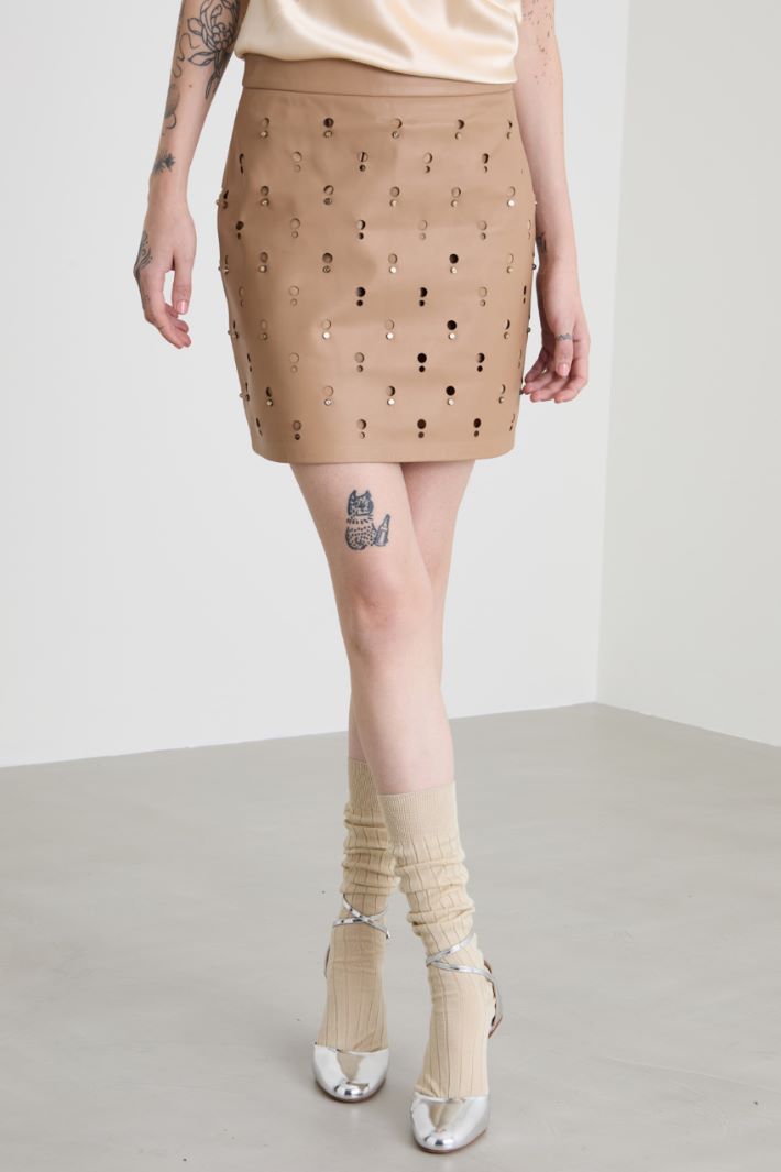 Short, nappa leather skirt with rhinestones Intrend - 2