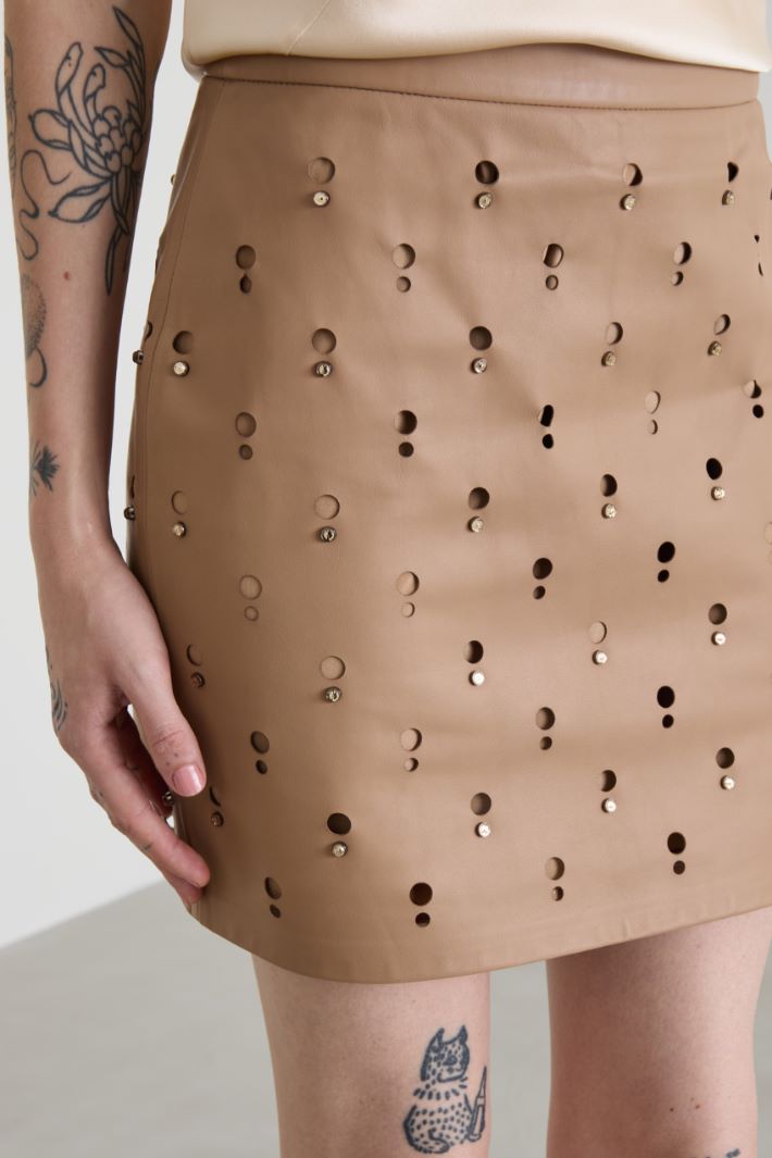 Short, nappa leather skirt with rhinestones Intrend - 4
