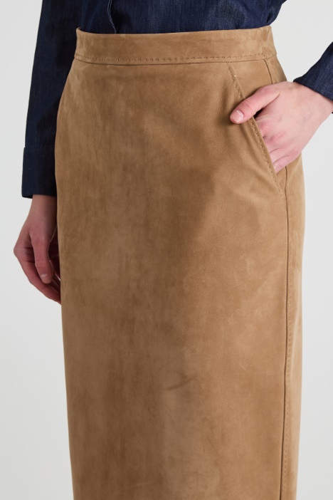 Gonna dritta in pelle