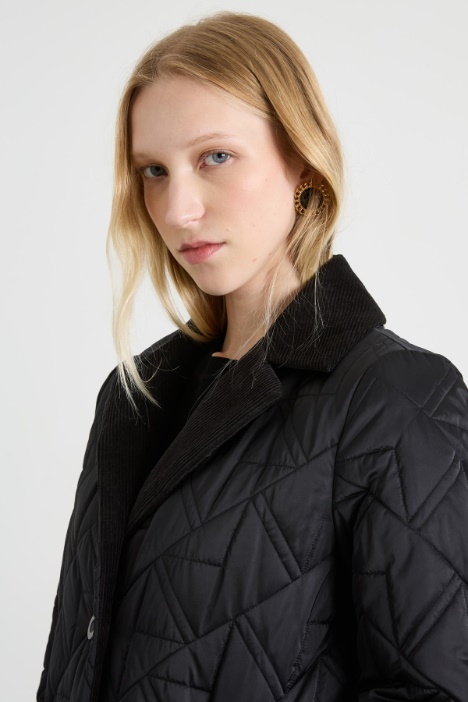 Chaqueta acolchada con solapas de terciopelo