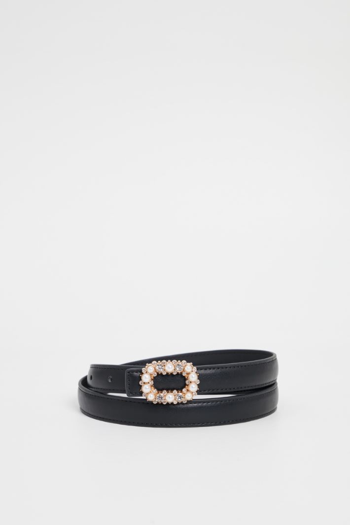 Belt with pearls and rhinestones Intrend