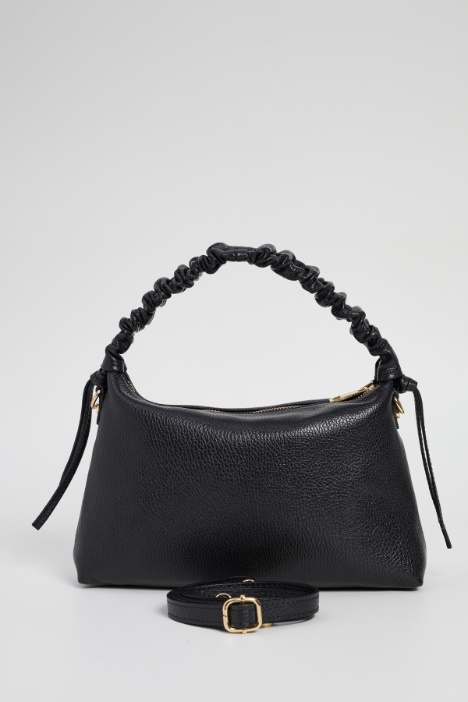 Bolso con asa rizada