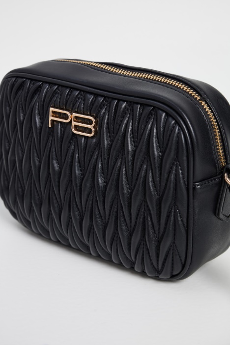 Bolso con acabado acolchado